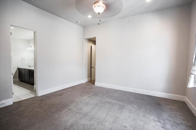 Building Photo - 5648 Larkin St