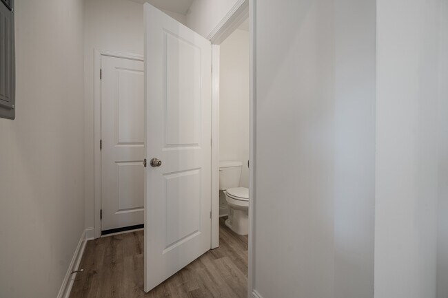 Building Photo - 63 Buckingham Dr