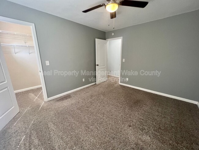 Building Photo - 213 Piney Woods Ln