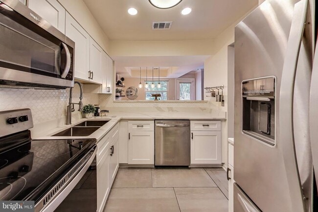 Building Photo - 5821 Inman Park Cir