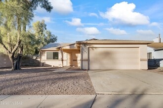 Building Photo - 6082 S Birchwood Dr