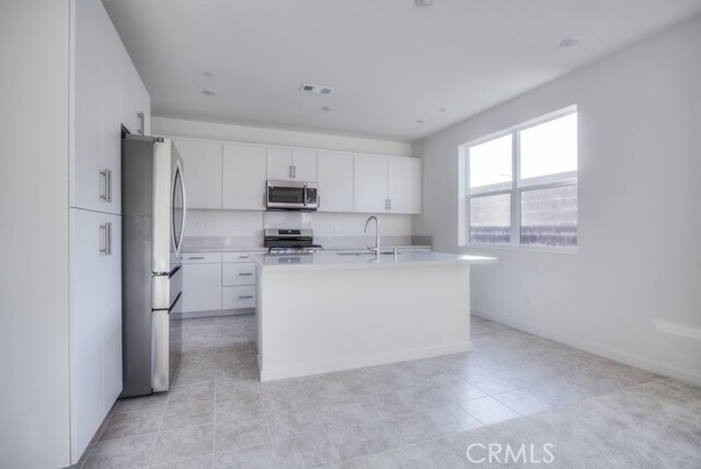 Building Photo - 15812 Caterpillar Dr