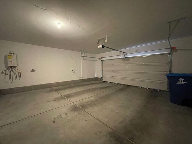 Building Photo - HENDERSON CADENCE COMMUNITY - 3 bed 2.5 ba...