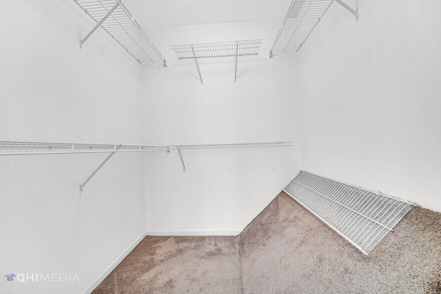 Building Photo - 425 Monmouth Ct