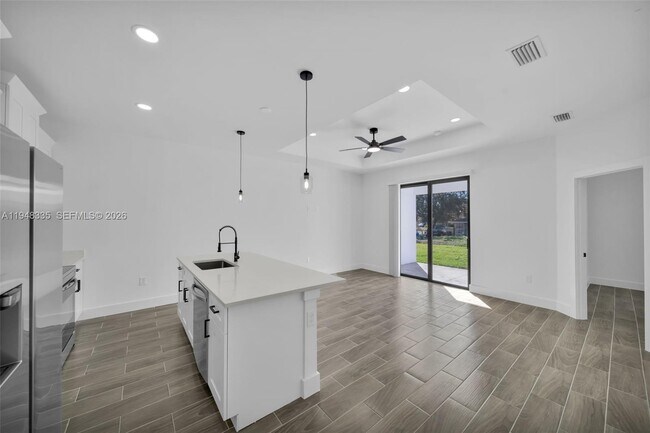 Building Photo - 328 Gordon Ave S