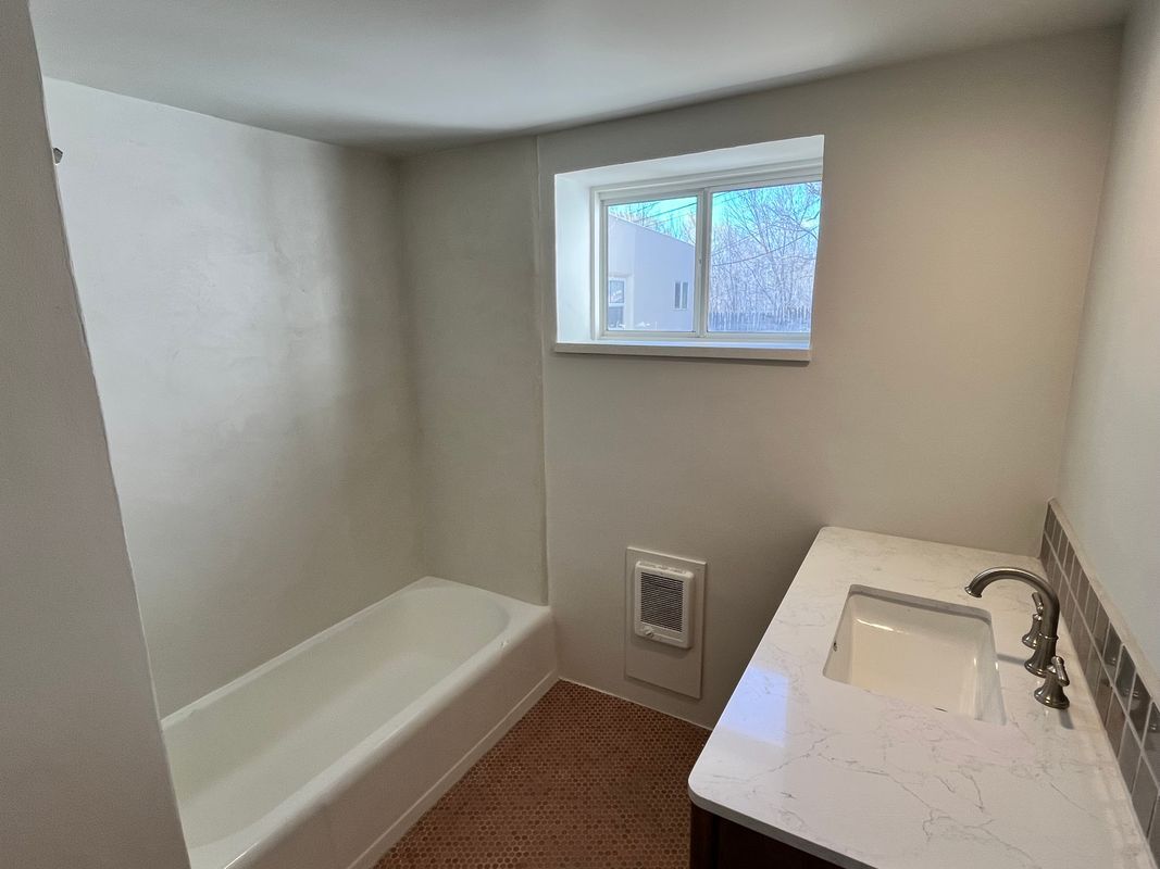 Building Photo - 410 Liebert St