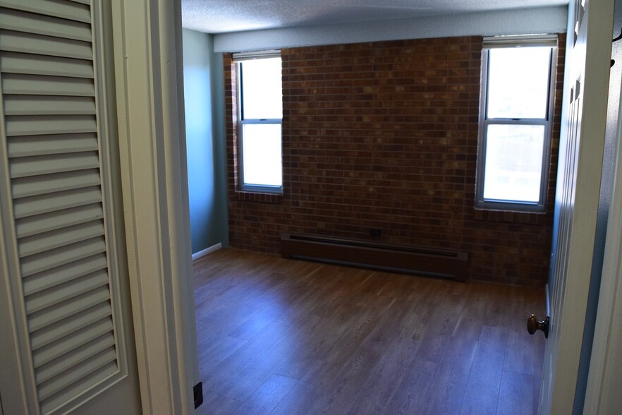 West bedroom - 850 20th Street