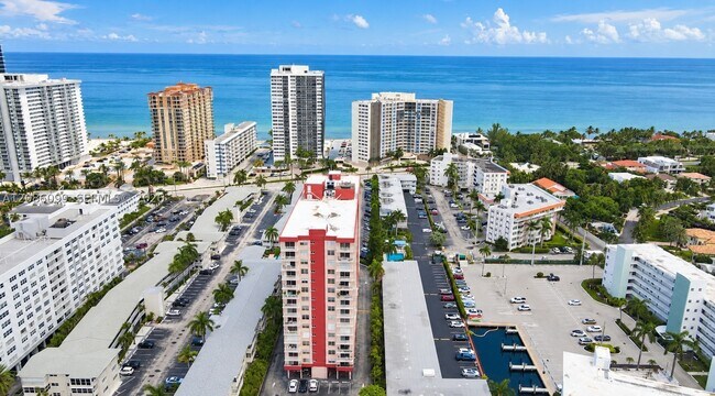 Building Photo - 3161 S Ocean Dr