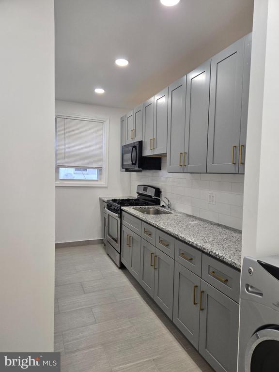 Building Photo - 3513 Vista St