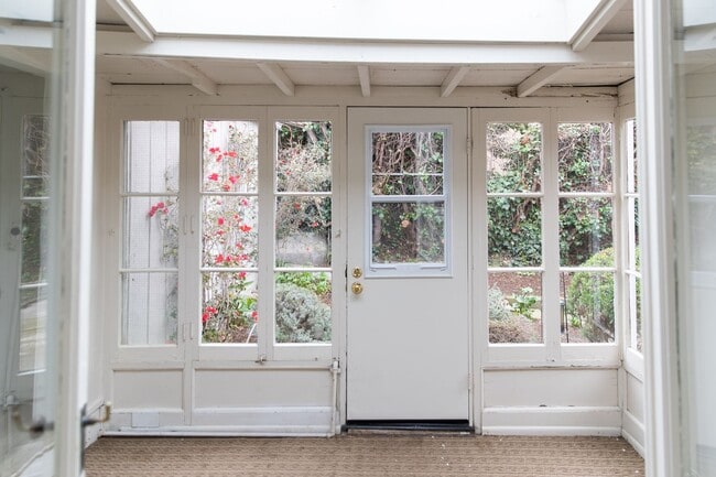 Building Photo - Classic Pacific Grove Duplex - Available D...