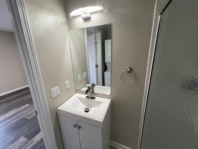 Building Photo - 7102 N Lagoon Dr