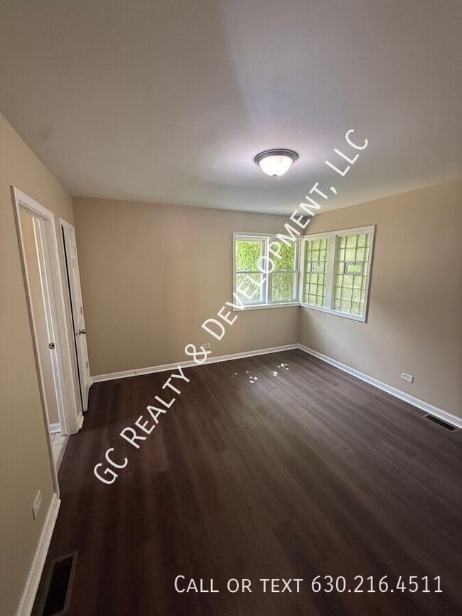 Building Photo - 9857 S Calhoun Ave