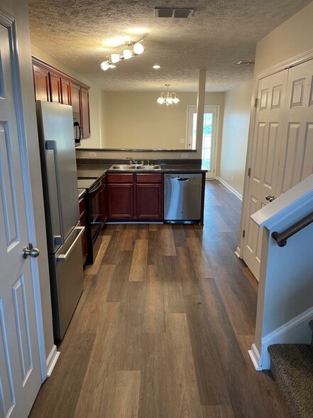 Building Photo - 4844 Laura Jeanne Blvd