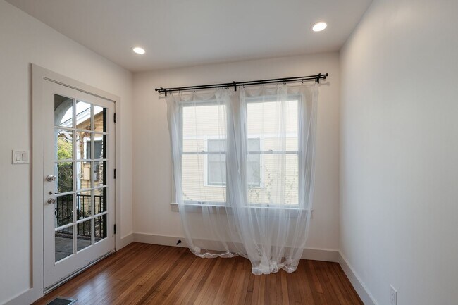 Building Photo - Historic Monte Vista Charm meets Modern Convenience!