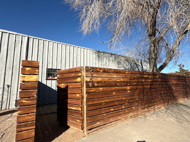 Building Photo - 3209-525  Burton Ave Se