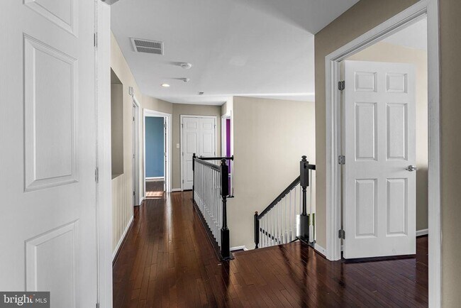 Building Photo - 206 Markham Ct