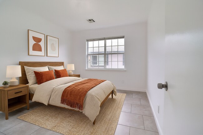 Building Photo - 6120 S Madison Plz