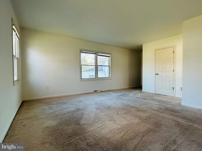 Building Photo - 7 Elk Ln