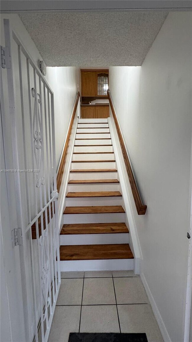 Building Photo - 1270 W 42nd St