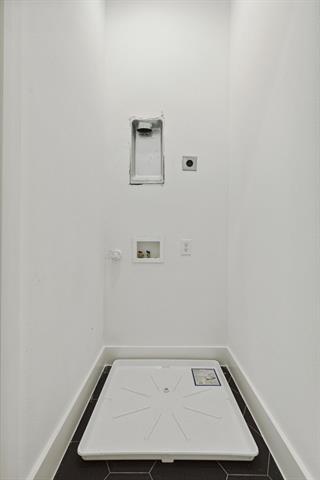 Building Photo - 426 Melba St