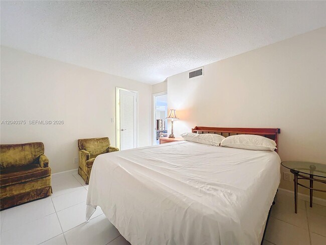 Building Photo - 4545 Luxemburg Ct