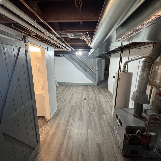 Building Photo - Spacious 3-Bedroom Home on Half-Acre Lot in Top-Rated Pleasant Valley School District!