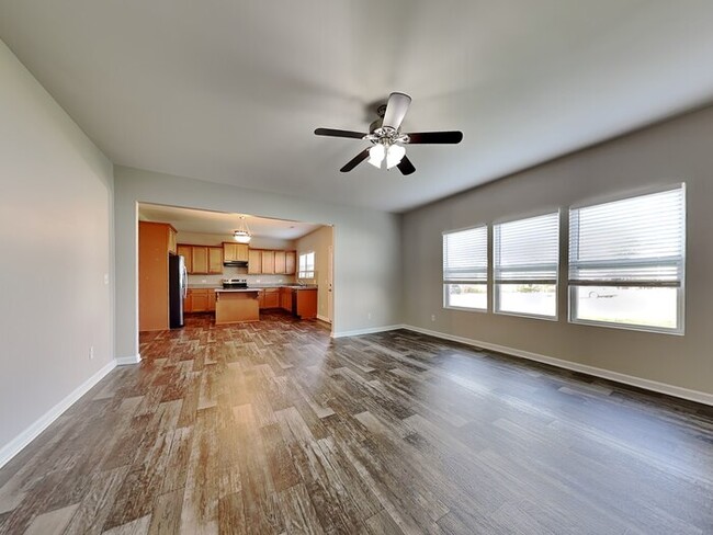 Building Photo - Spacious 4-Bedroom Home in Crystal Lakes ?...
