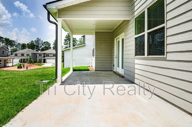 Building Photo - 602 Skye Ct