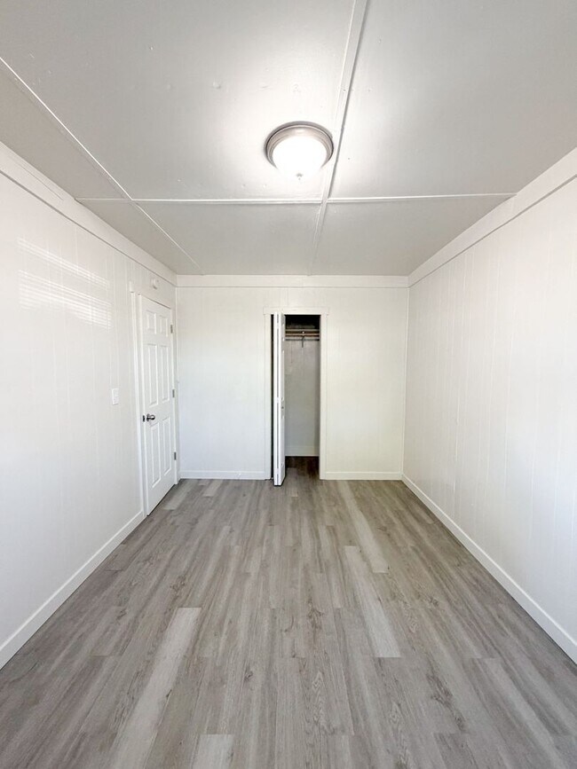 Building Photo - Thorpe Duplexes