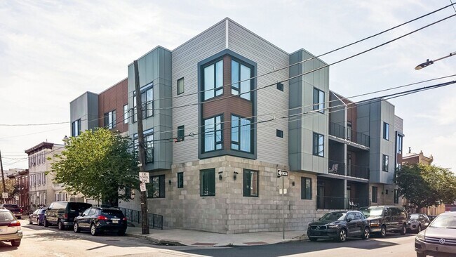 Building Photo - Luxury Fishtown Apartment With Parking!
