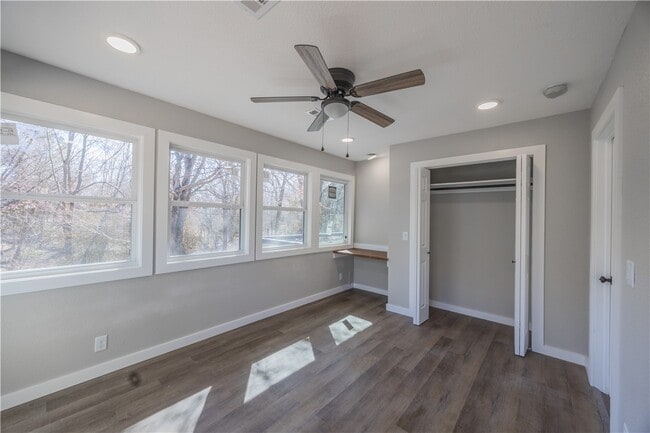 Building Photo - 17 Dillow Dr