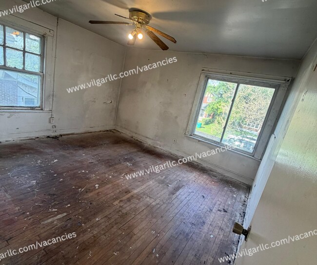 Building Photo - FOR SALE - 3 bedrooms • 1 bathroom