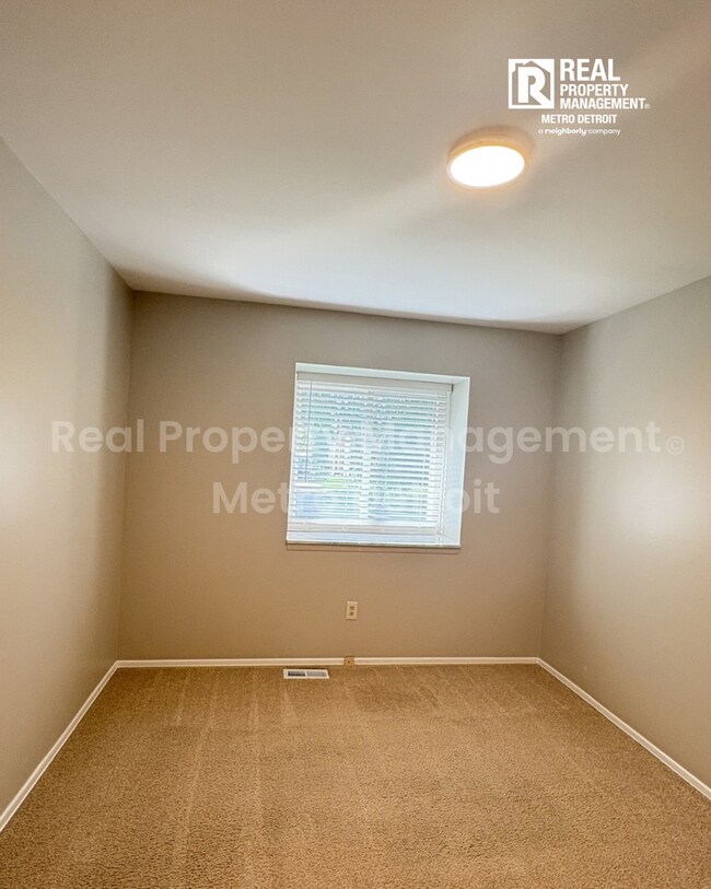 Building Photo - 2651 Arrowhead Dr