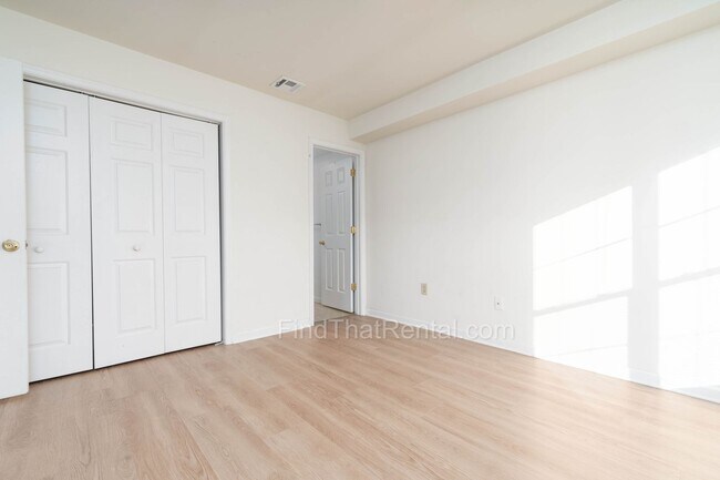Building Photo - Modern 3BR 2.5BA w/ 1st Floor Master, Garage, Walk-in Closets near AWC Carlisle Barracks