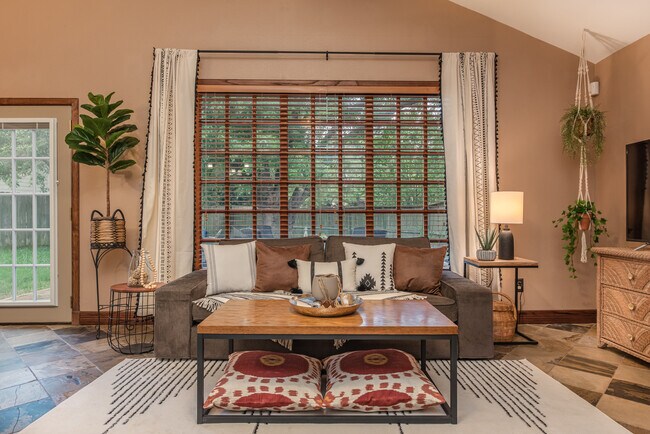 Building Photo - 20415 Linden Tree Dr