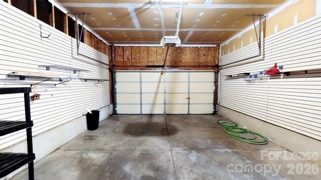 Building Photo - 15413 De Havilland Dr