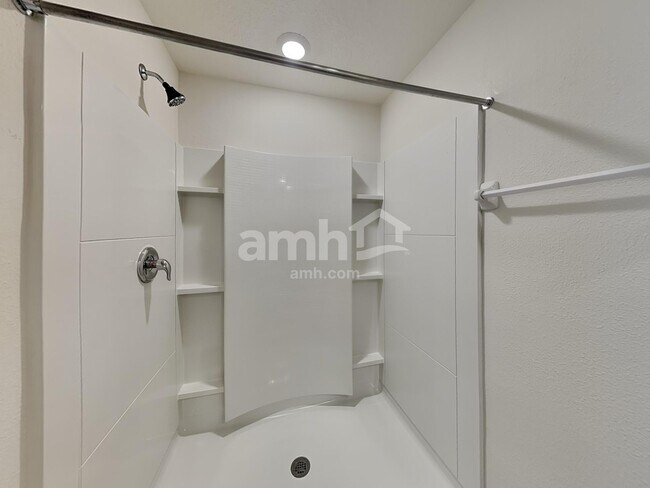 Building Photo - 10316 Flathead Dr