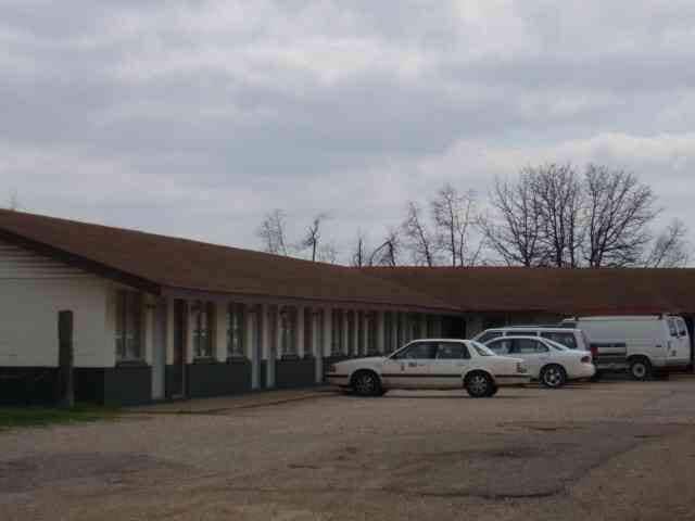 Primary Photo - 1050 E Clinton Rd