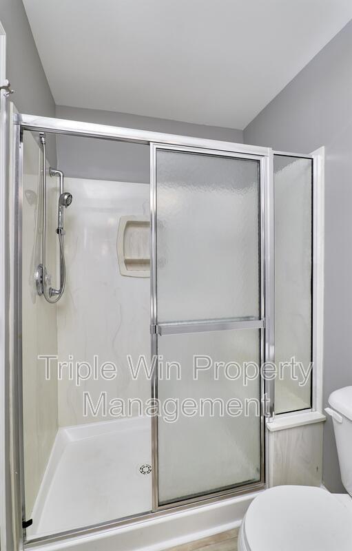 Building Photo - 4927 Triple Tree Ct