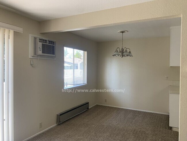 Building Photo - Campbell, Lovely 2 Bedroom and 2 Bath Cond...