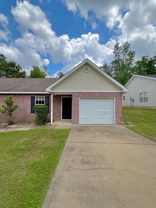 Primary Photo - 162 Cove Landing Dr