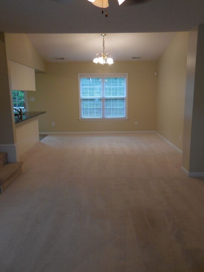 Building Photo - 2 BR 2.5 BA Horse Creek Farms