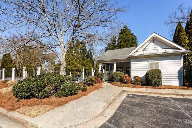 Building Photo - 5BR / 5BA Executive Home in Devonshire Court | 3,600 Sq Ft | Walk to Park and Pool