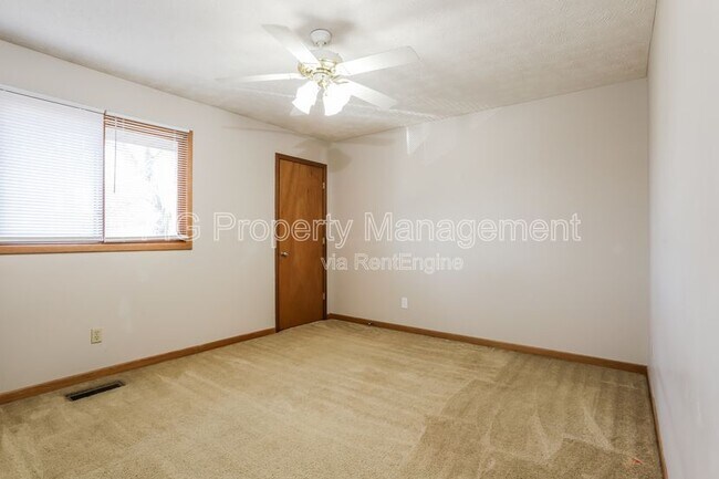 Building Photo - 537 Scott County Rd