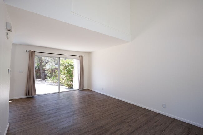Building Photo - Ventura | Todd Ranch Townhome | 3 Bedroom + 2 Bathroom