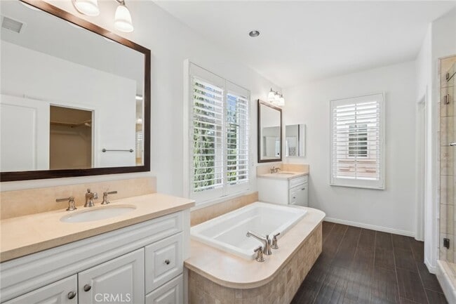 Building Photo - 70 Lupari