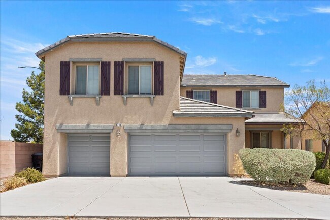 Primary Photo - North Las Vegas Beauty – Roomy, Stylish, a...