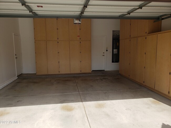 Building Photo - 3342 W Ross Dr