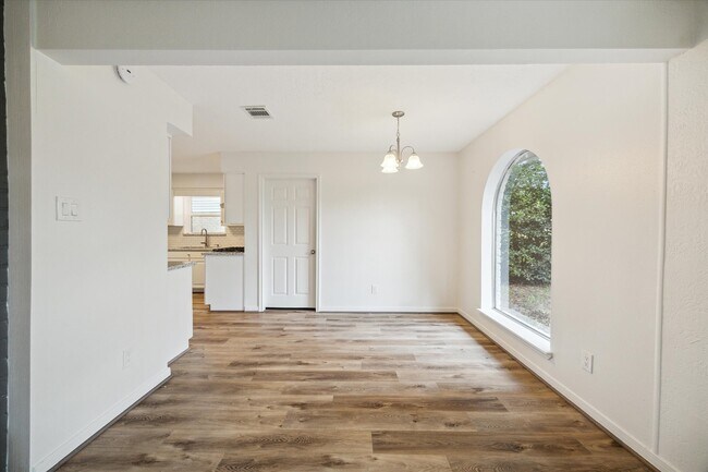 Building Photo - 5423 Bent Bough Ln