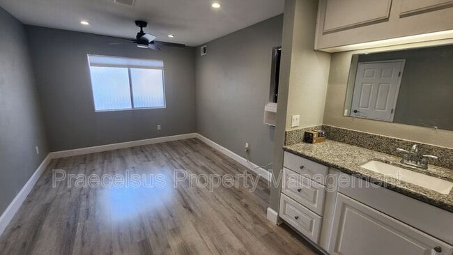 Building Photo - 871 W San Ysidro Blvd